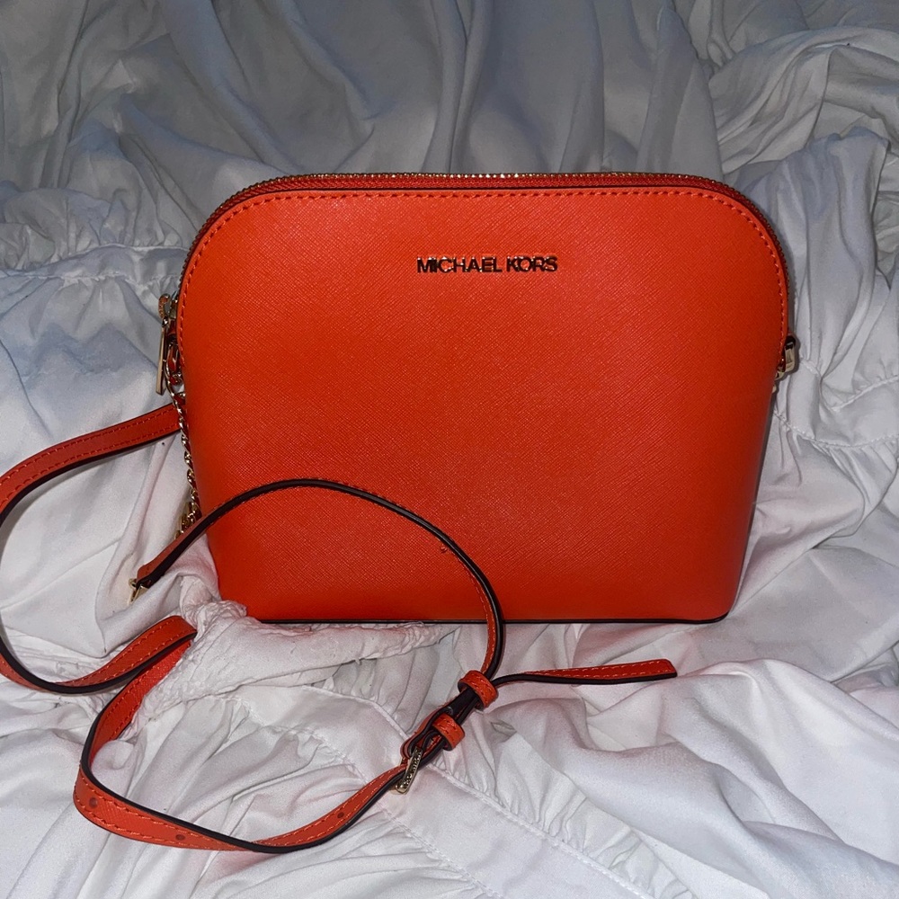 MICHAEL KORS CINDY DOME CROSSBODY